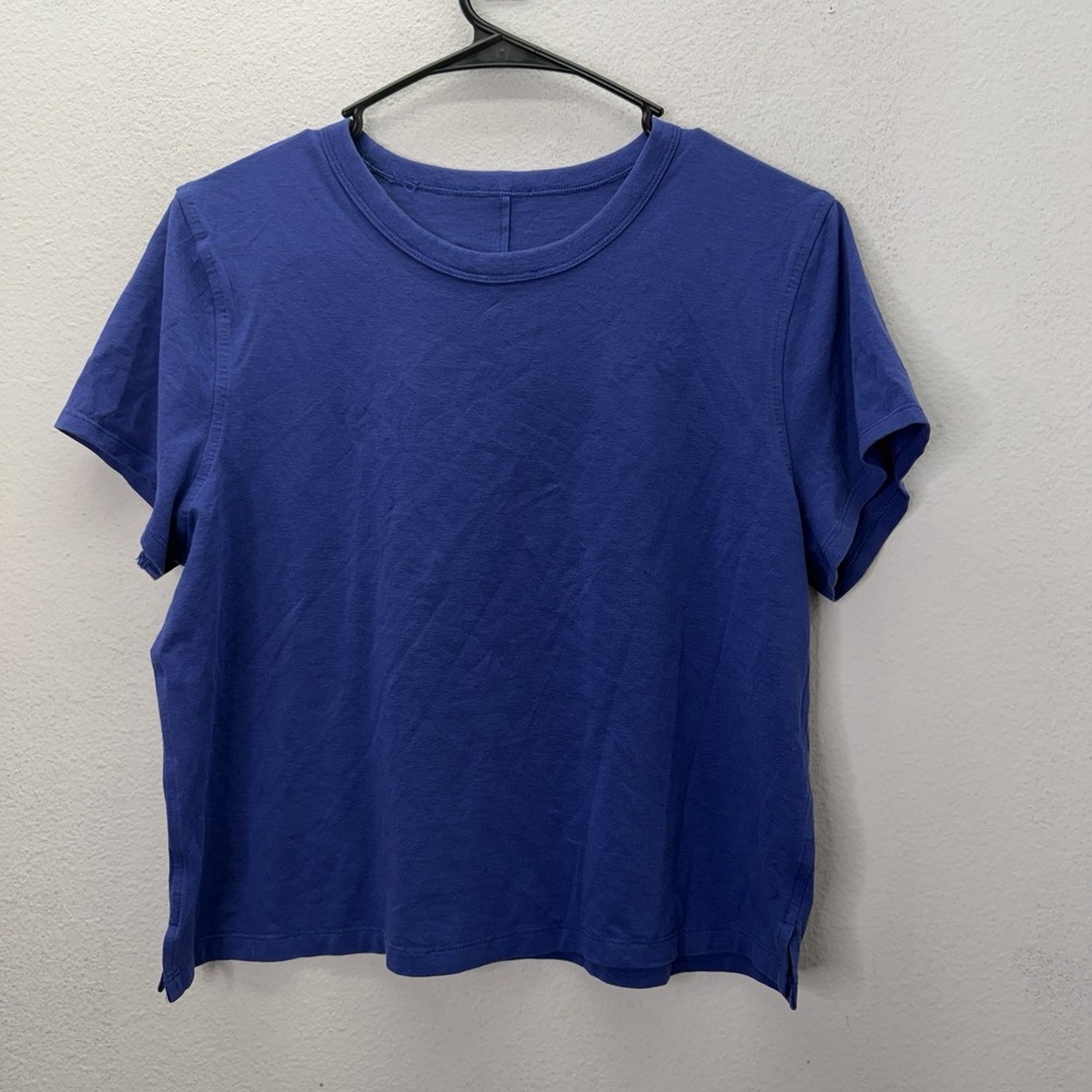 Lululemon Blue Boxy Cropped T Shirt Tee Size 8 Womens Crewneck Athletic